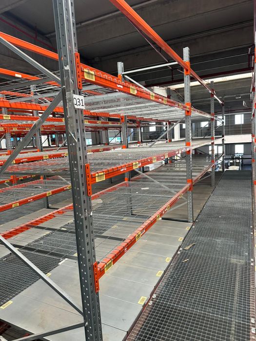 Vand Platformă mezanin la cel mai bun preț