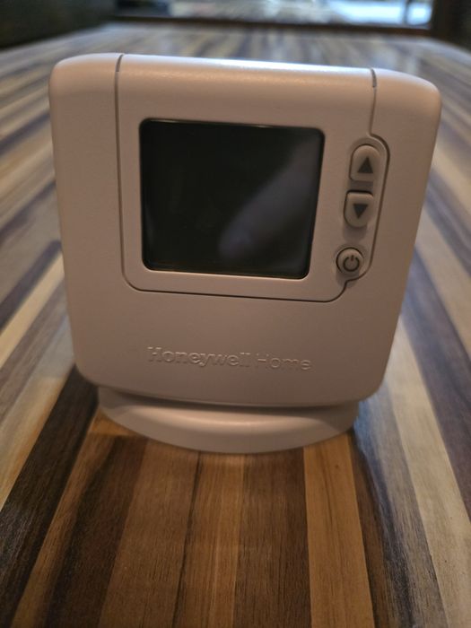 Termostat Honeywell DT90A, neprogramabil
