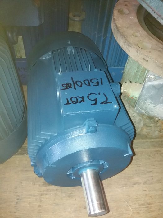 электродвигатели насосы  редуктора