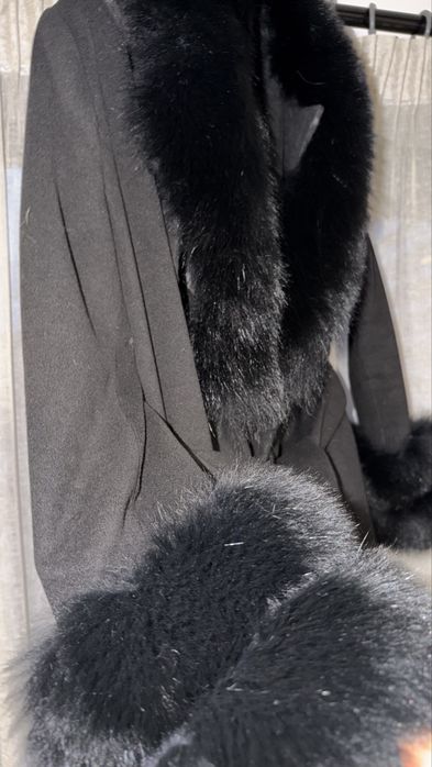 Палто от кашмир и лисица