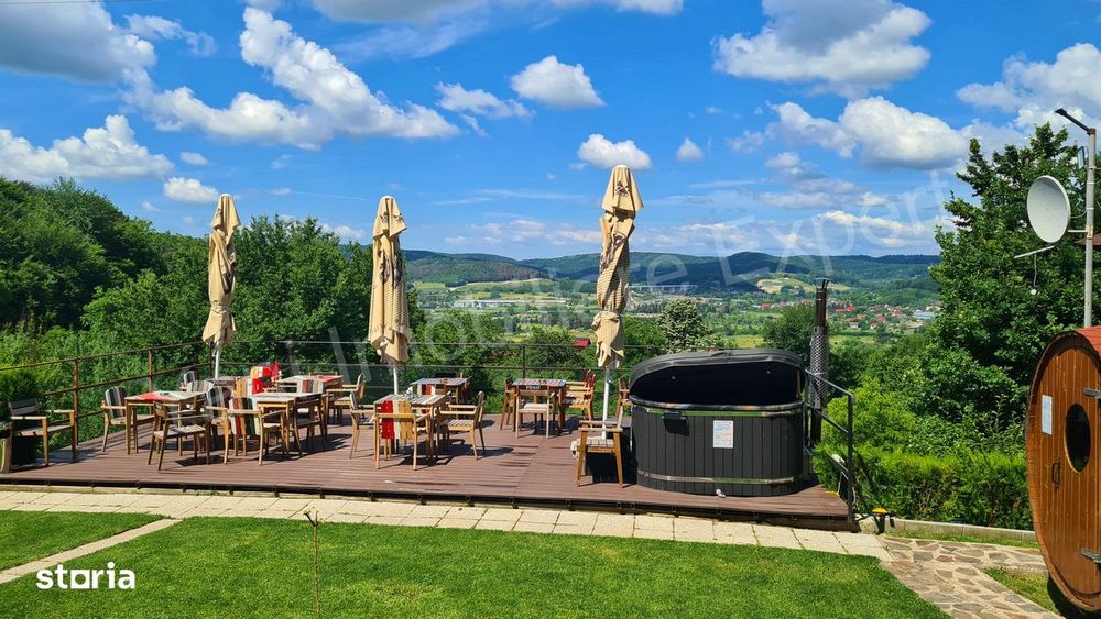 Complex turistic de vânzare în Curtea de Argeș.