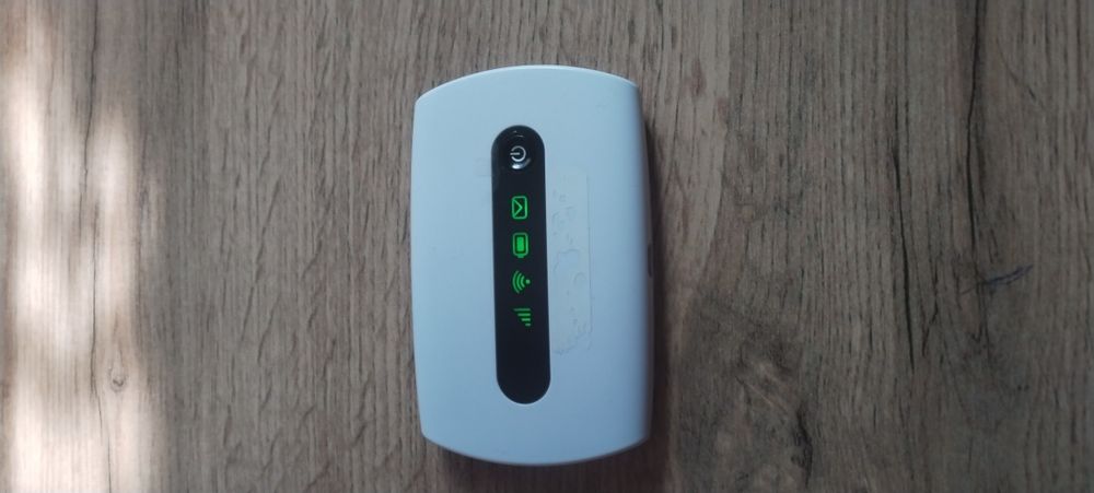 Продам карманый Wi-Fi 4G Huawei