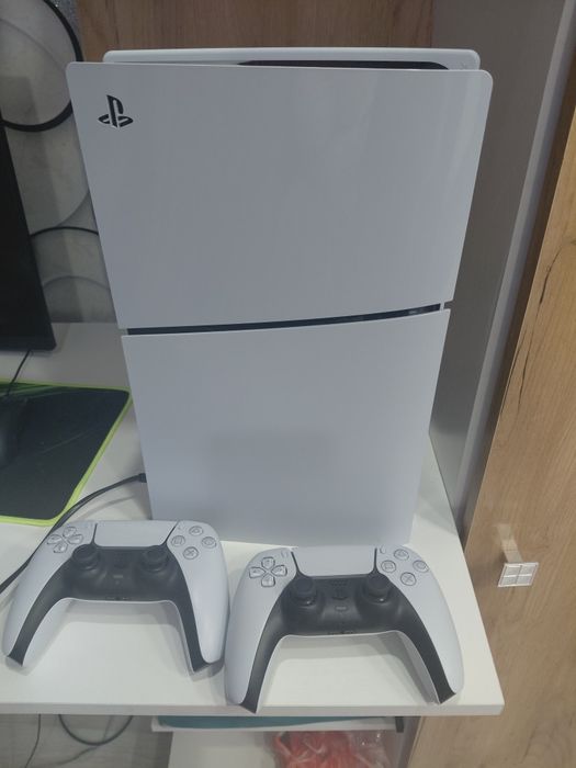 Пс 5 слим 1 TB  с дисководом