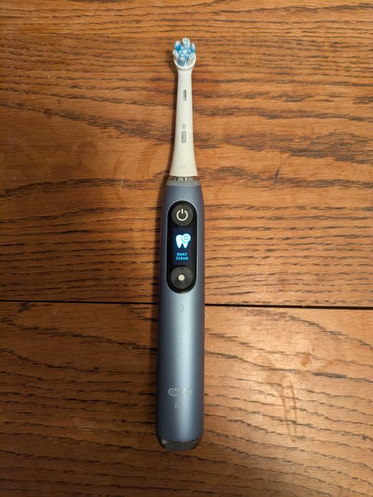 [запазена] Електрическа четка за зъби Oral-B iO Series 9 Luxe