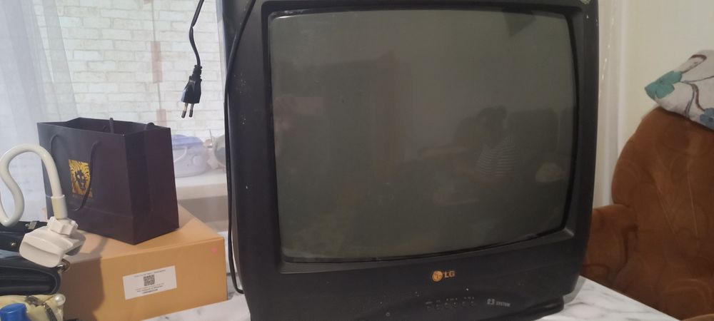 Продам телевизор в рабочем состоянии. Торг