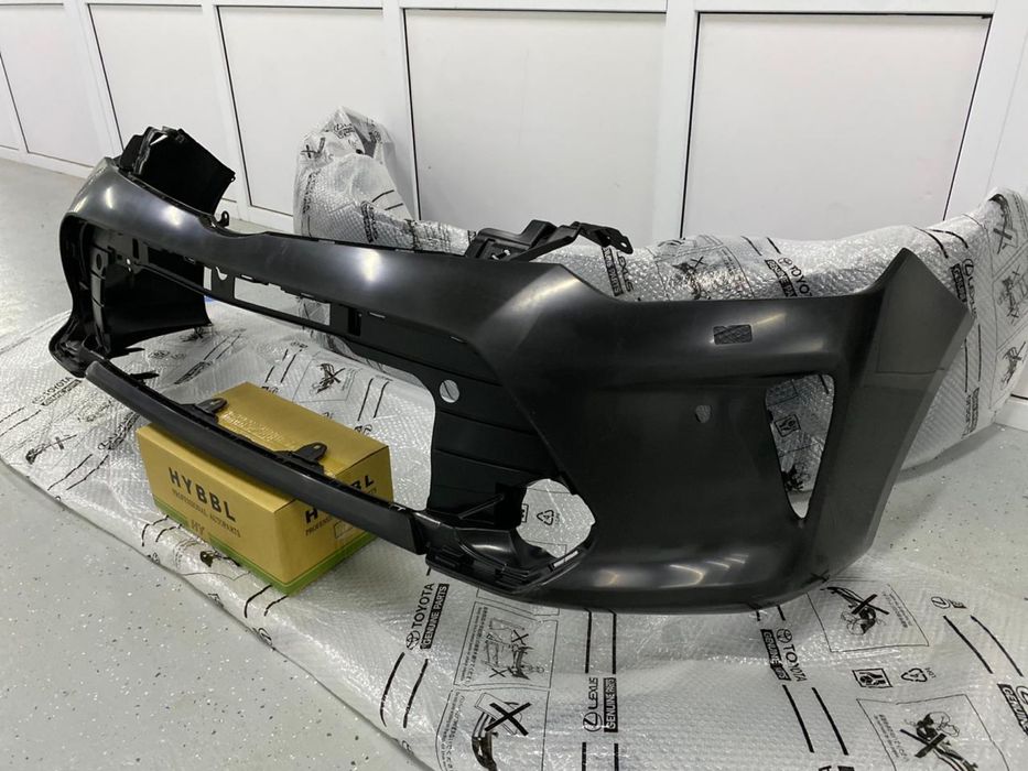 Бампер оргинал Тойота Камри 55