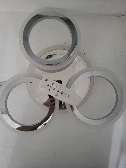 Люстра б/у не работает