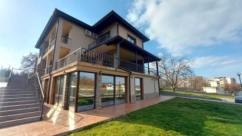 Две луксозни къщи за гости в курортен комплекс Минерални бани, обл. Хасково