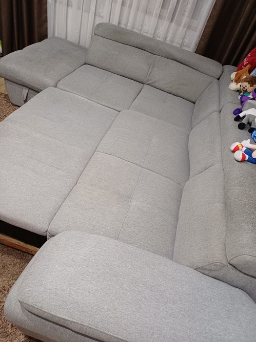 Vand canapea in stare destul de buna