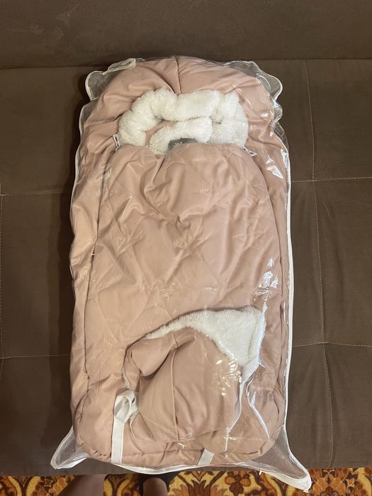 Продам комбинезон и кокон для девочки