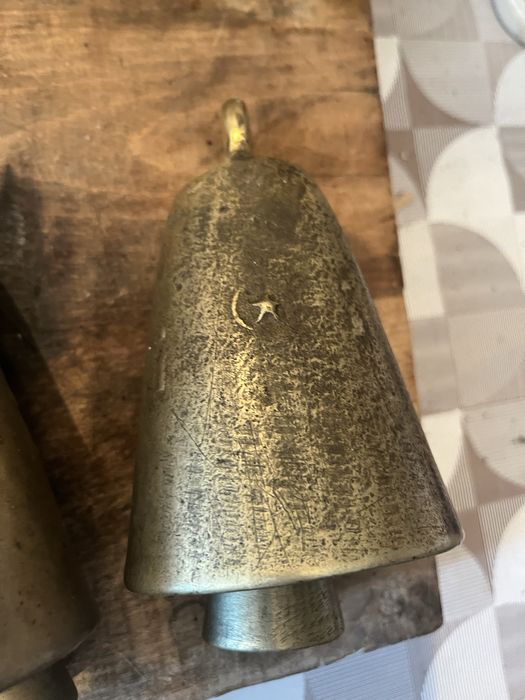 Продавам стари звънци