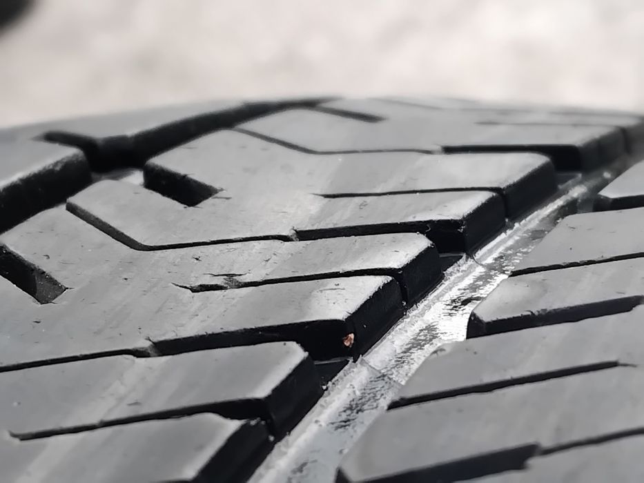 Бусови гуми 225 60 16 C Ц Мишелин Michelin 2 броя - нов внос. Не са нови! Посочената цена е за един брой гума. Без коментар на цената. 43 години опит