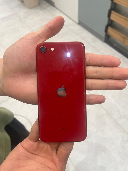 Iphone SE 2 Gen 2020 (2 поколение), 64 гб, красный