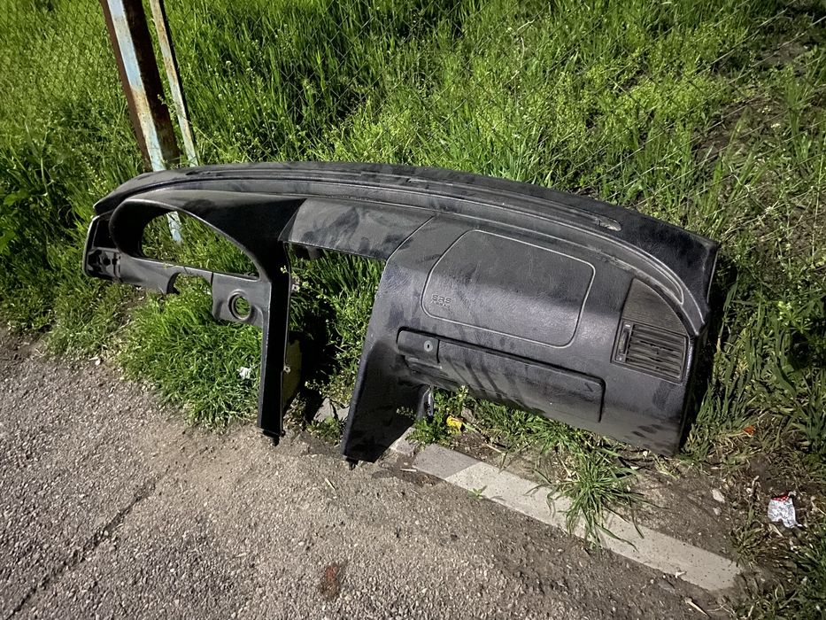 Панель торпедо w202