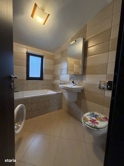 Apartament 3 camere in cartierul Intre Lacuri