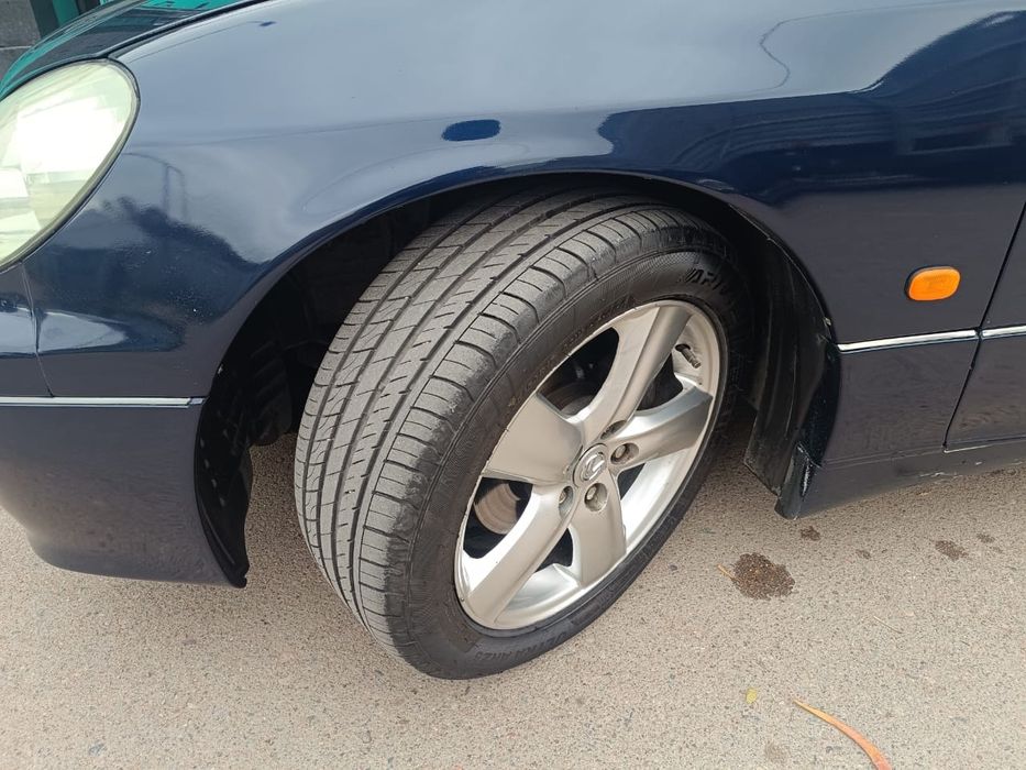 Машина Lexus JS300