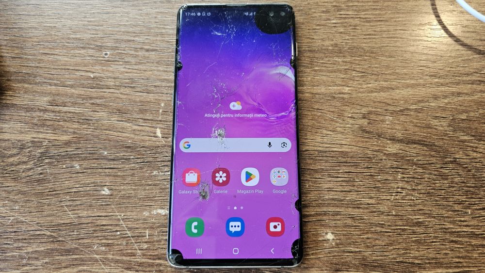 Samsung S10+ citeste anuntul