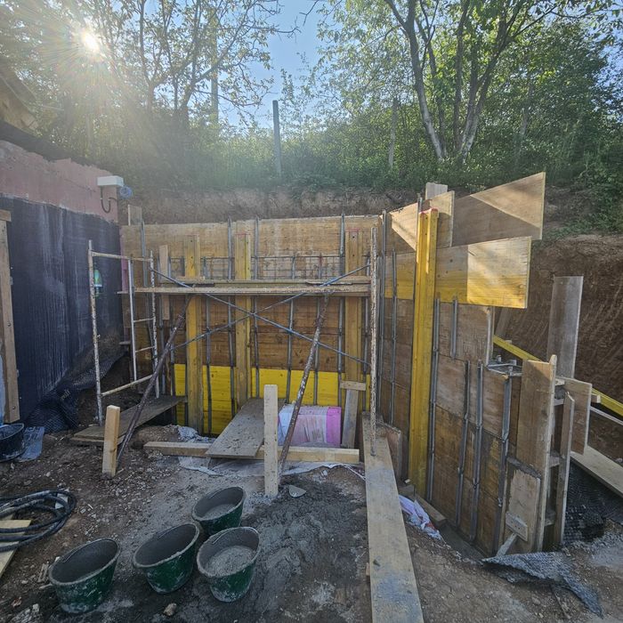 Închirieri panouri cofraj , popi metalici, grinzi doka, furci, etc