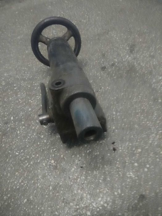 Banc Metalic cu 4 sertare ,  Papusa Strung