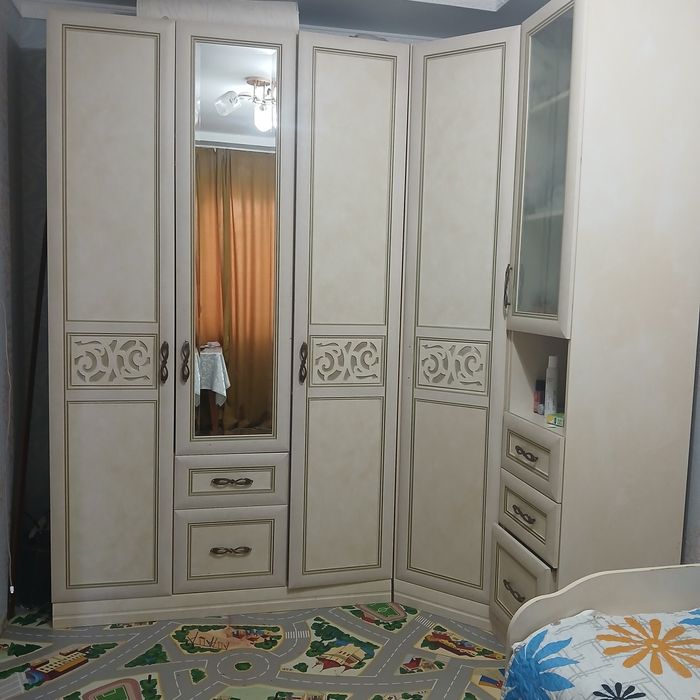 Гарнитур сатылады