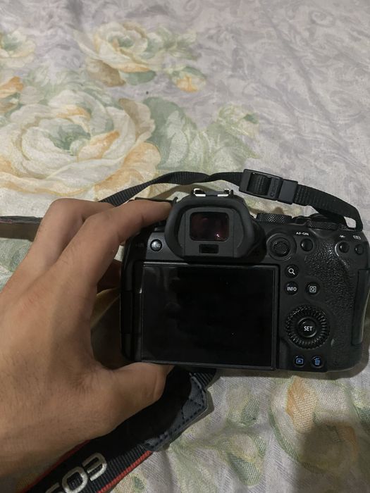 Canon R6 камера ва 70-200 RF обьектив сотилади.