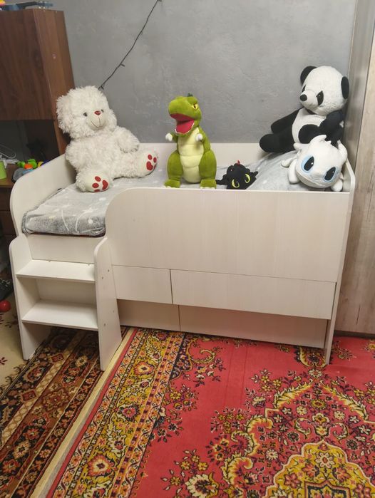 Детская кровать .