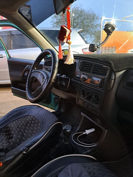 Продаётся машина фольксваген гольф 3