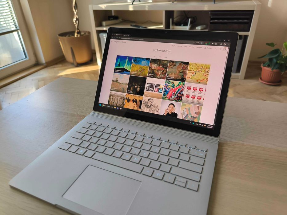 Microsoft Surface Book 2 i5-8g / 8/256