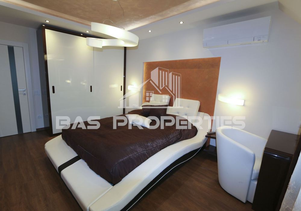 Дава се под наем Тристаен апартамент в София, Център - 119 кв.м за 1136.79 € - Снимка #3