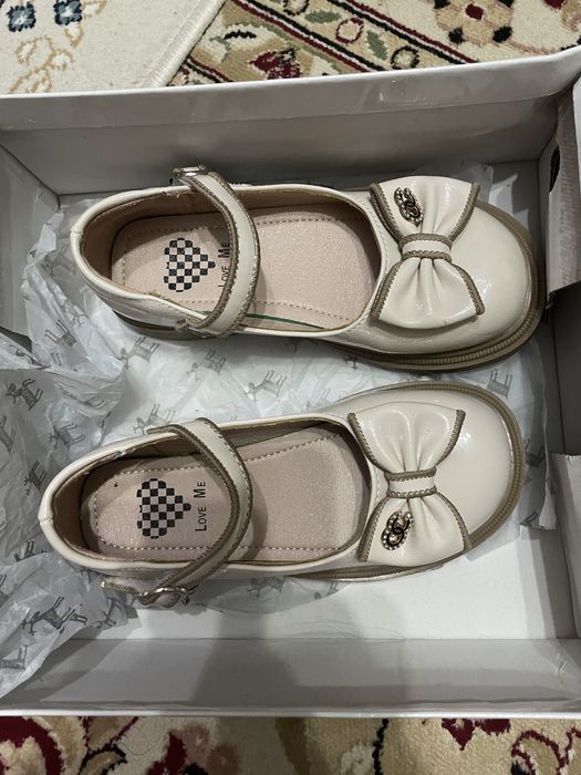 Платье и обувь для девочки