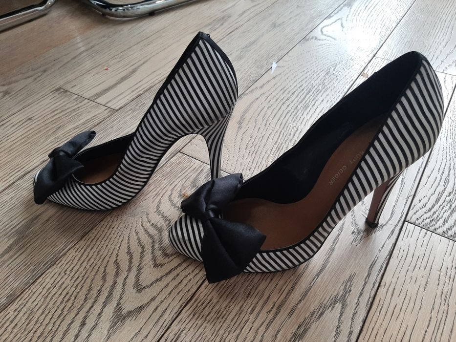 Дамси обувки с висок ток