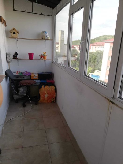 Se vinde apartament cu doua camere complet utilat si mobilat in Topoloveni strada parcului .