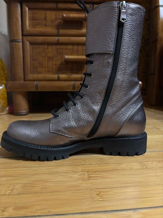 Ботинки женские  кожаные