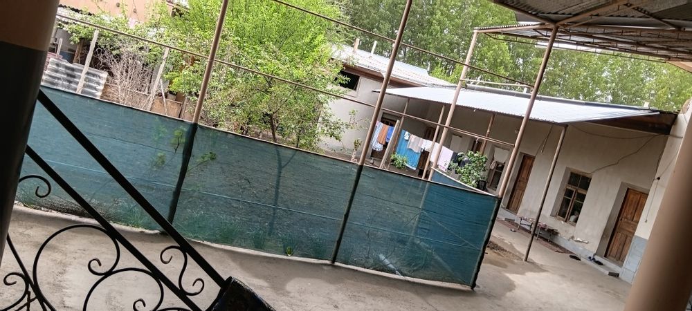 Srochna kelesda general 14-maktabda uy bor sotiladi kelishiladi