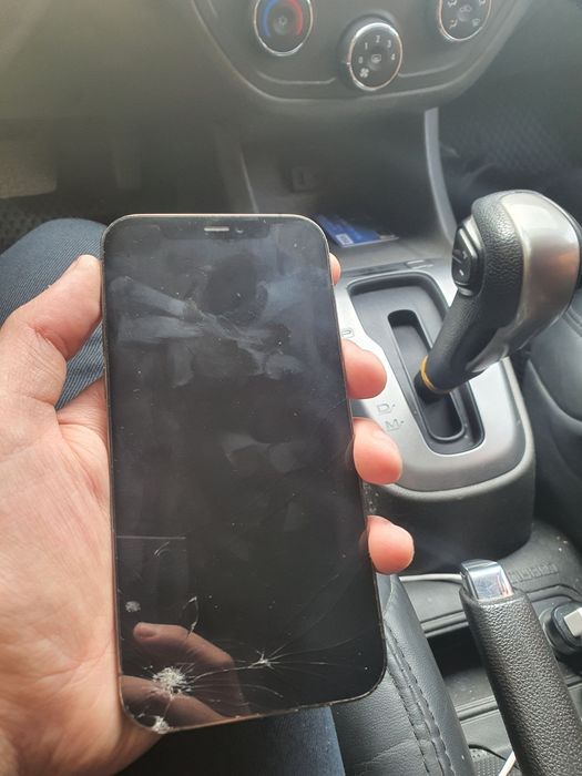 iPhone 12 pro sotiladi