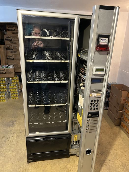 Necta Snakky Max вендинг машина