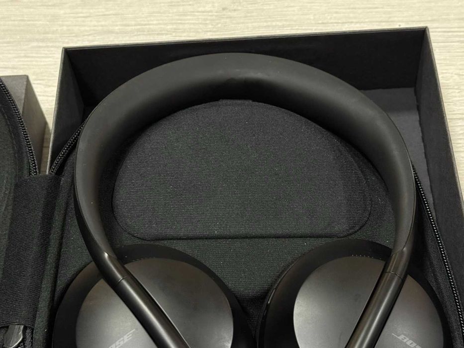 Bose 700 Wireless Noise Cancelling