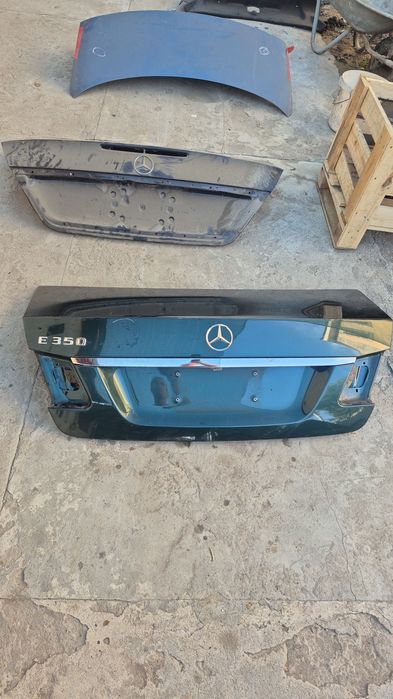 Крышка багажника Мерседес W212