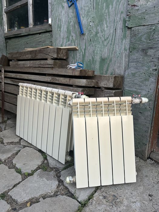 Продам б/у радиатор алюминиевое