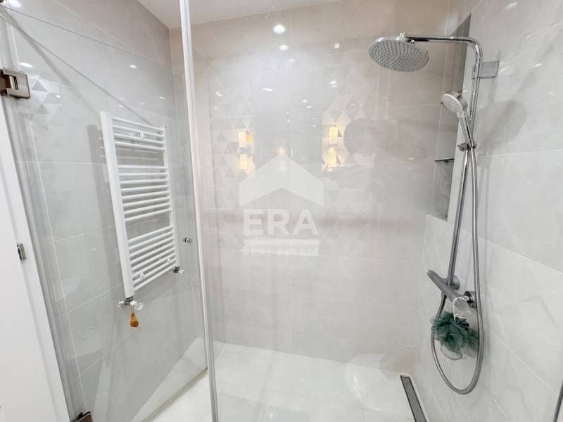 Продава се Тристаен апартамент в София, Овча купел - 138 кв.м за 1811 €/кв.м - Снимка #11