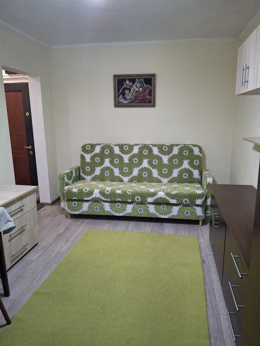 Închiriez garsonieră str Vladeasa