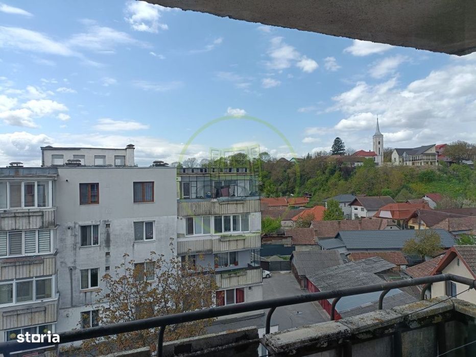 Apartament cu 4 camere de vanzare - Reghin 0 comision.