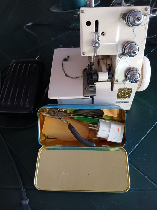 Оверлог триконечен