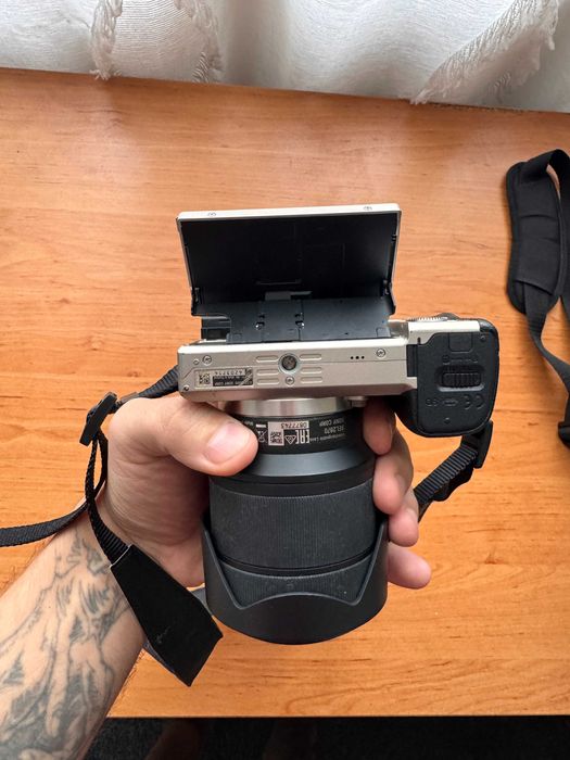 Фотоапатат Sony A6000 + Sony 28-70mm OSS + чанта – комплект