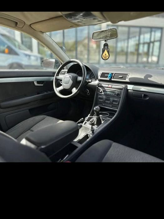 Vând Audi A4  recent înmatriculat
