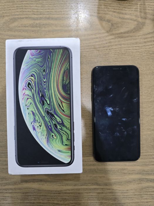 Продаю IPhone XS