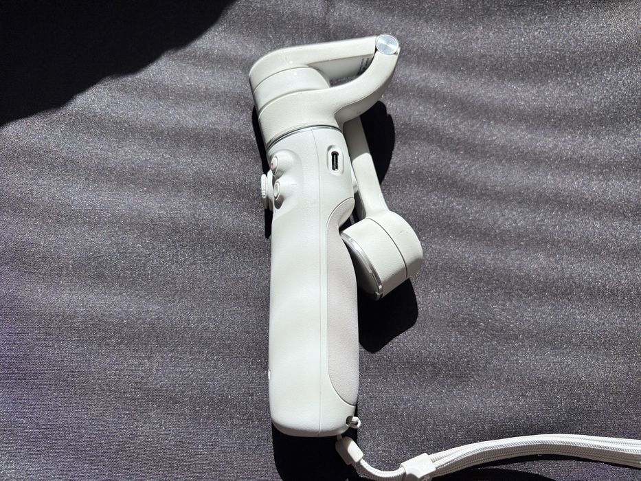 DJI OM5 стабилизатор за смартфон/ smartphone gimbal