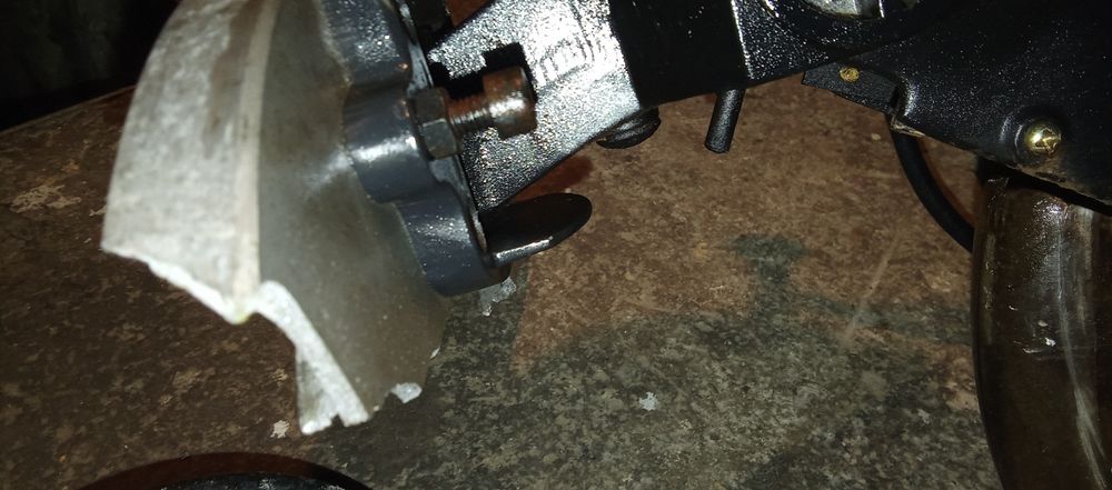 Пендула мощ 1200в.работеща- без плот