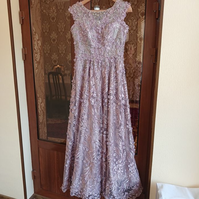 Вечерние платье.