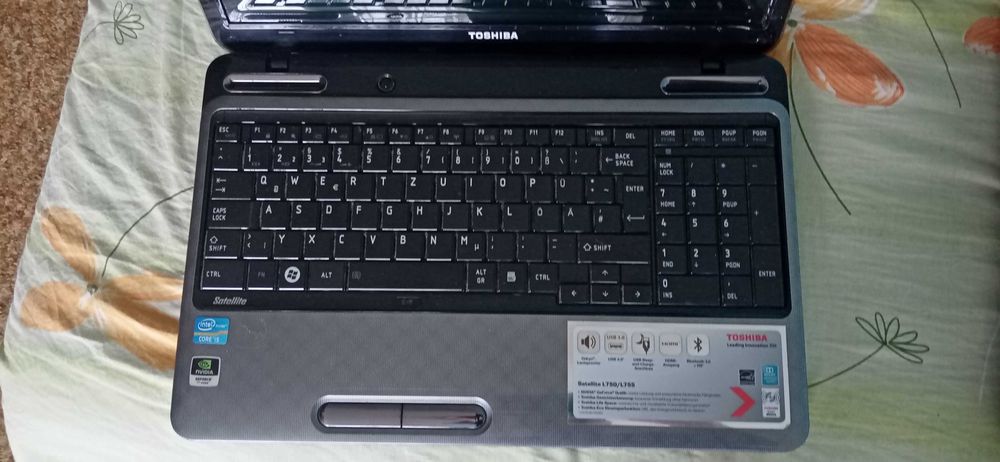 Продавам Лап топ Toshiba